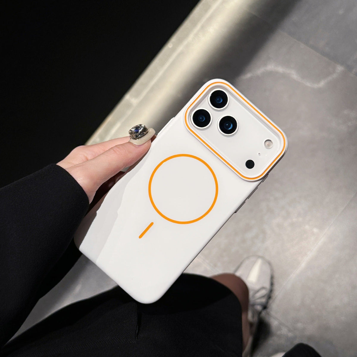 Premium iPhone Case with Magnetic Grip & Anti-Drop Protection - Moderno Collections